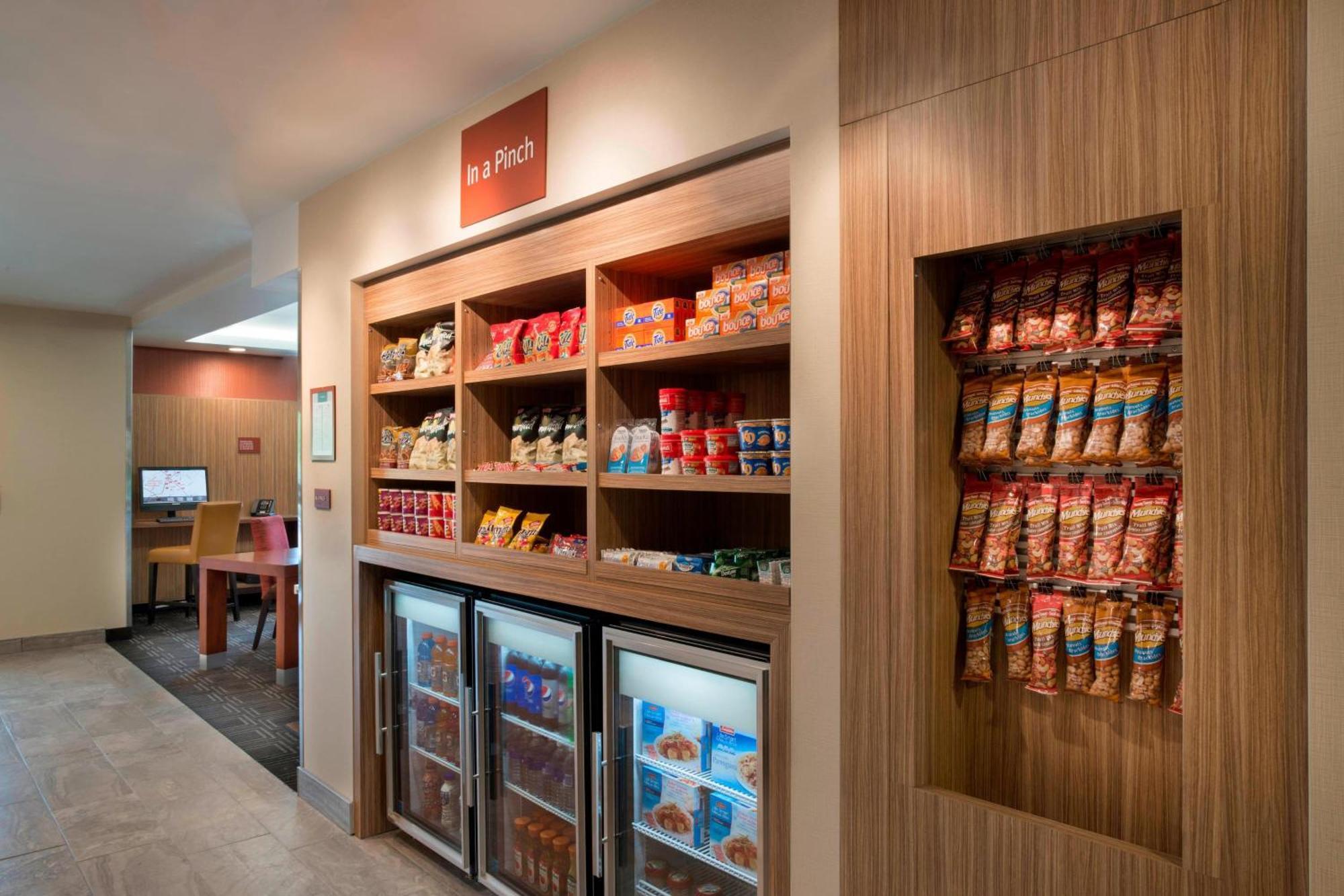 Towneplace Suites By Marriott Ottawa Kanata Экстерьер фото